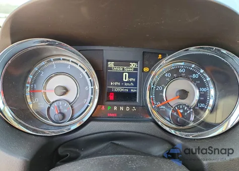 2015 Chrysler Town & Country Touring z USA, uszkodzony, nr VIN 2C4RC1BG1FR644913